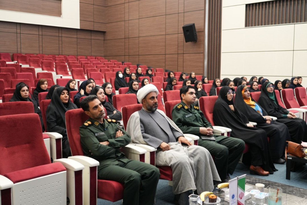 برگزاری مراسم تقدیر از بانوان شاغل فولاد هرمزگان و تبیین ارزشهای حجاب و عفاف برگزاری مراسم تقدیر از بانوان شاغل فولاد هرمزگان و تبیین ارزشهای حجاب و عفاف